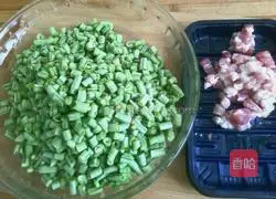 Illustration of how to make cold noodles with diced beans and pork 2