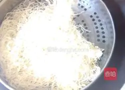 Cool Illustration of how to make noodles 1