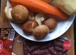 Illustration of braised rice with meat, dates, sausage and mushrooms 1