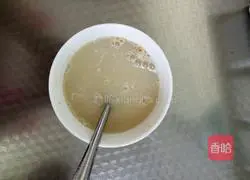 Illustration of how to make hot noodle corn cake 2