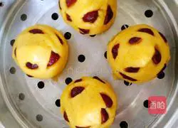 Illustration of how to make red dates and milky steamed buns 13