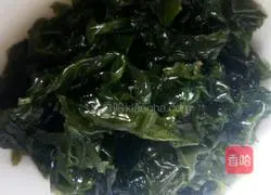 Illustration of how to make seaweed rice balls 4