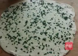 Illustration of how to make milk and chive oil flower rolls 8