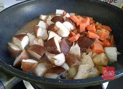 Illustration of how to make mushroom and chicken drumstick rice bowl 9