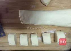 Illustration of how to make corn flour steamed buns 8