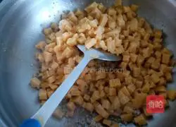 Illustration of how to make Spicy Wo Wo Tou Ding 8