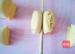 Illustration of how to make milk-flavored pumpkin rolls 12