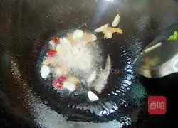 Illustration of how to make fried pork liver rice noodles 5