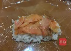 Smoked salmon lettuce without pinching Illustration of how to make rice balls 4