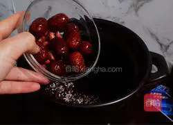 Illustration of how to make five red porridge 5