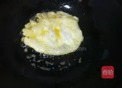 How to make fried rice noodles with eggs Illustration 3