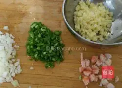 Illustration of how to make shrimp and cheese colorful baked rice 2