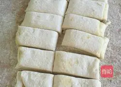 Illustration of how to make salt and pepper rolls 9