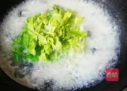 Illustration of how to make preserved egg and lean meat porridge 6