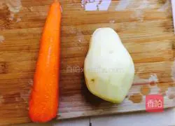 Illustration of how to make braised rice with potatoes, carrots and bacon 3