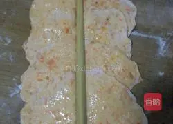 Illustration of how to make carrot rolls 6