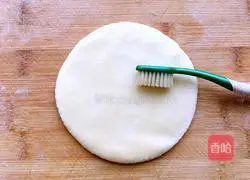 Illustration of how to make pig's trotters flower rolls 9