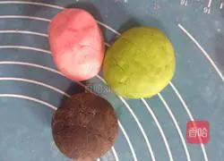 Illustration of how to make plum blossom cake 7