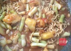 Illustration of braised beans and noodles 14