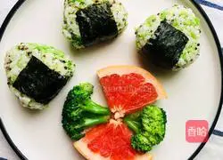  Illustration of making rice balls 7