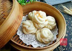 Illustration of how to make silver silk flower rolls 15