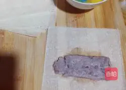 Illustration of how to make taro spring rolls 6