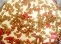 Illustration of how to make cornmeal cake 8