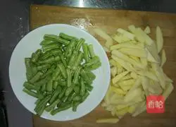 Illustration of how to make braised chicken legs and noodles 5