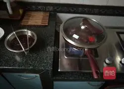 Illustration of homemade thickened steak burger 2