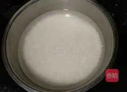 Cantonese Style Sausage Claypot Rice Recipe Illustration 1