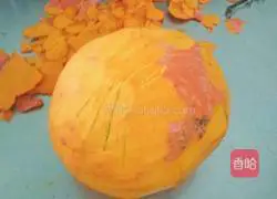 Illustration of how to make pumpkin hair cake 2