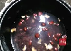 Illustration of how to make purple sweet potato and eight-treasure porridge 3