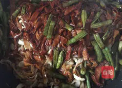 Illustration of how to make braised beans and noodles 17