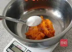 Illustration of how to make healthy pumpkin hair cake 2