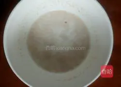 Illustration of how to make rose rolls 1