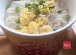 Illustration of how to make egg rice noodles 6
