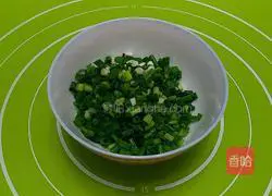 Illustration of how to make preserved egg and lean meat 3