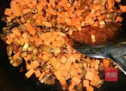 Illustration of how to make braised pork belly rice 3