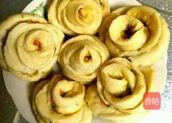 Illustration of how to make rose rolls 6