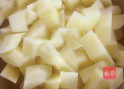 Illustration of how to make preserved meat clay pot rice 2