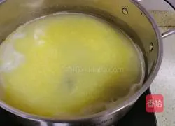 Illustration of how to make Arctic red ginseng and millet porridge 11