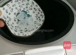 Illustration of how to make black rice and black bean porridge 6