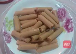 Illustration of how to make pumpkin ham sausage rolls 5