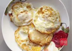 Illustration of how to make beef burgers 2