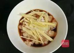 Illustration of how to make scallop, chicken and chestnut porridge 7