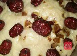 Illustration of how to make double red hair cake 4