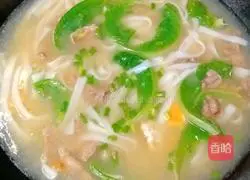 Illustration of how to make rice noodles with lean meat and egg soup 9