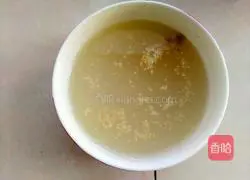 Illustration of how to make salt and pepper shell flower rolls 2