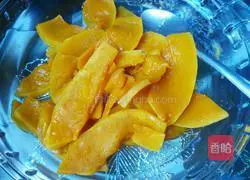 Illustration of how to make pumpkin hair cake 1