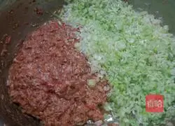 Illustration of how to make golden pot stickers 3